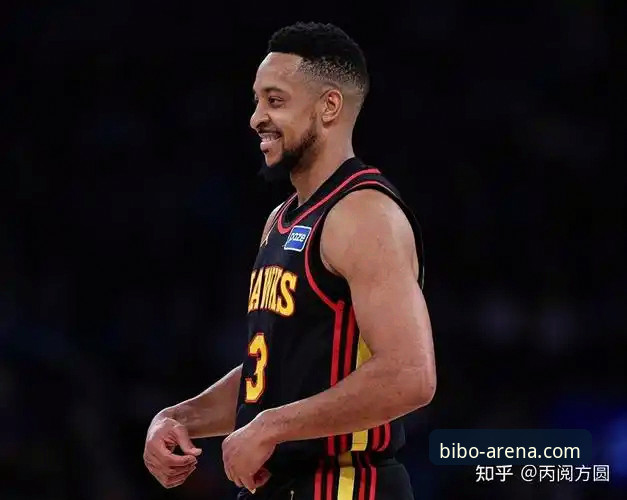 CJ-麦科勒姆1年2100万续约老鹰：交易市场、薪资博弈与竞技前景的深度分析